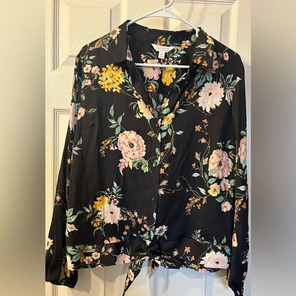 Lauren Conrad Floral Blouse size medium